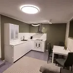 Small Cozy 3 Bed Appartment