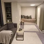 Small Cozy 3 Bed Appartment